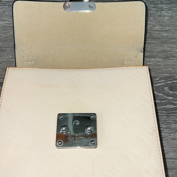 Louis Vuitton Vernis Spring Street Creme Pink White PM M90454 - Picture 12 of 15